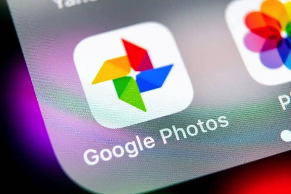 Google Photos oppi poistamaan aurinkolasit ja lisäämään hymyn – AI muokkaa kuvia sanalla